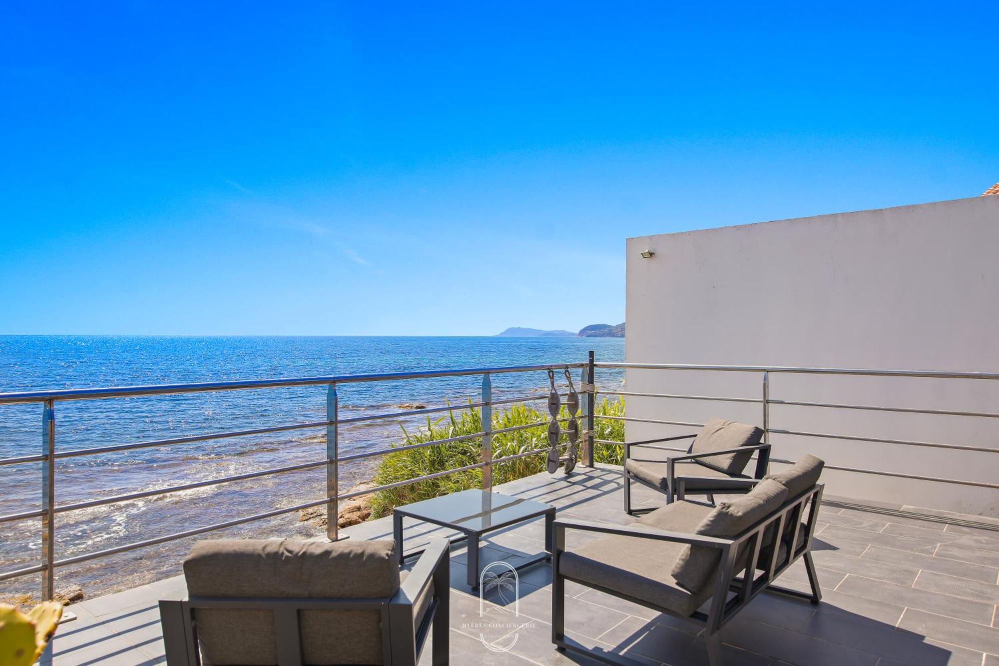 Maison Sur L'Eau-Hyeres-Almanarre-Parkings Clim Wifi By Hc Eksteriør bilde