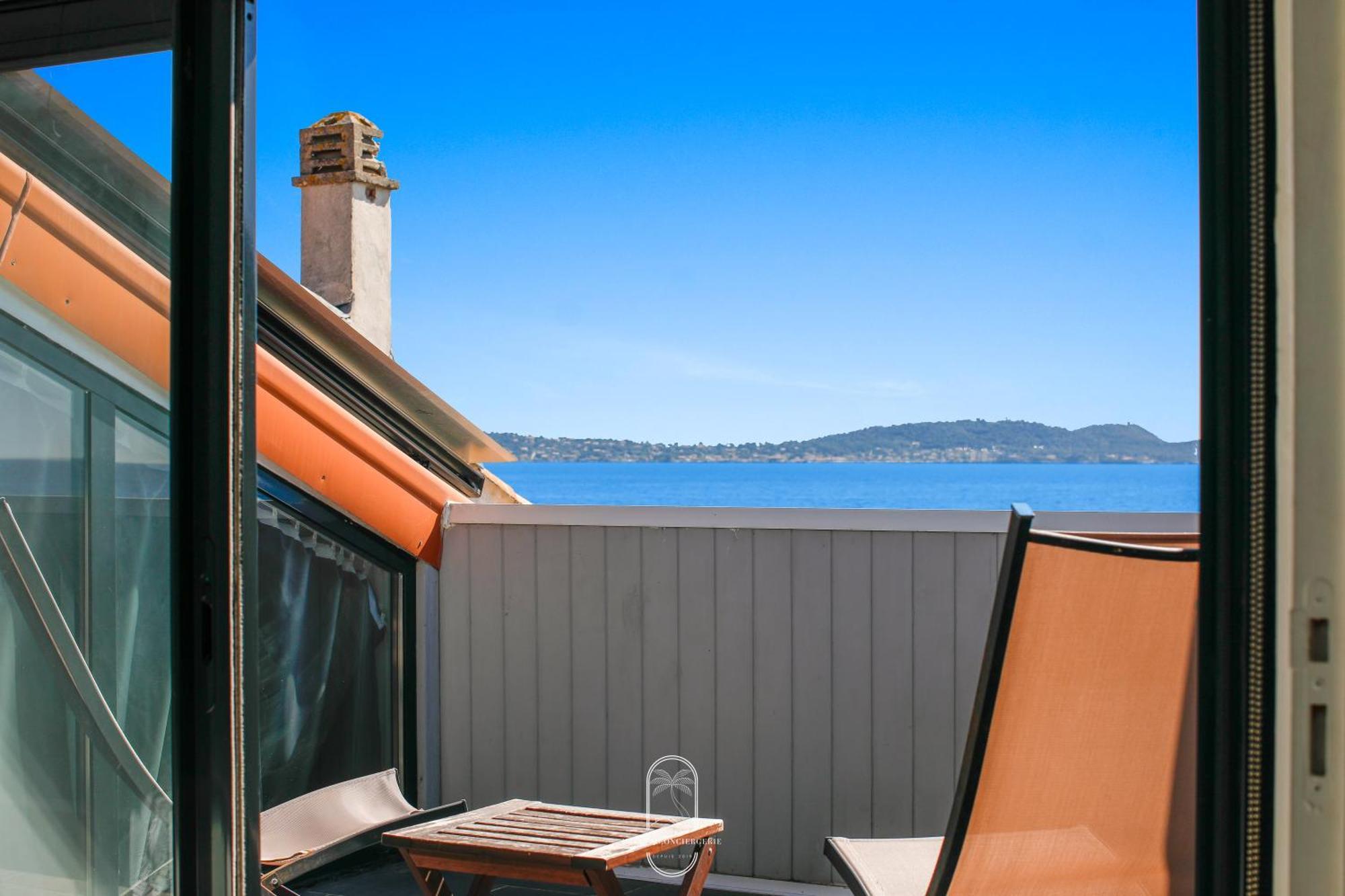 Maison Sur L'Eau-Hyeres-Almanarre-Parkings Clim Wifi By Hc Eksteriør bilde