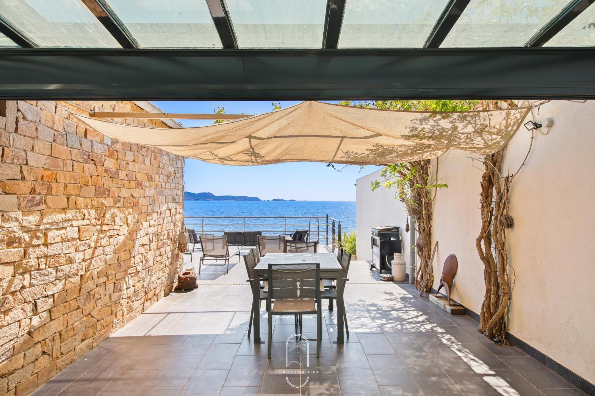 Maison Sur L'Eau-Hyeres-Almanarre-Parkings Clim Wifi By Hc Eksteriør bilde