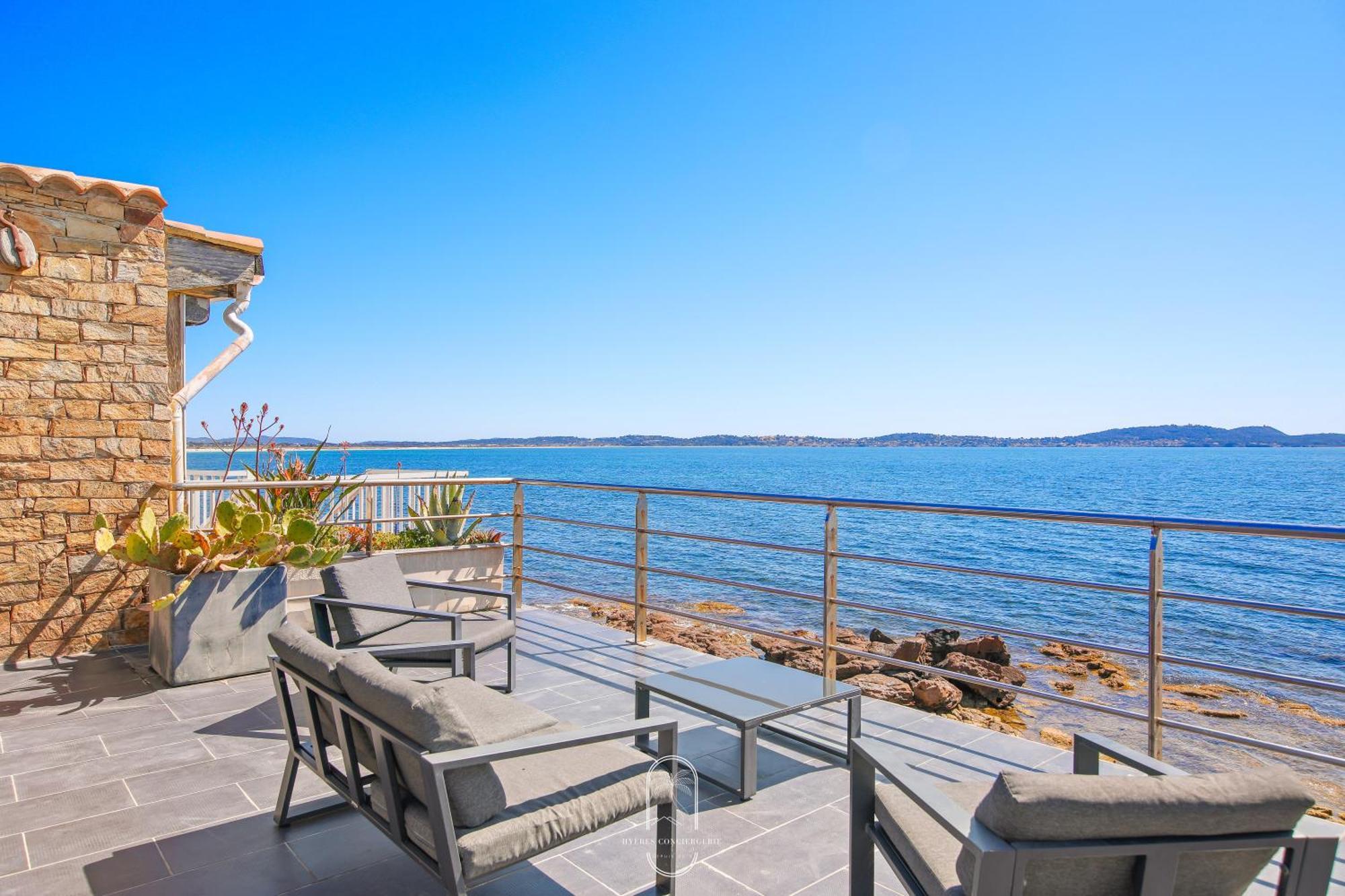 Maison Sur L'Eau-Hyeres-Almanarre-Parkings Clim Wifi By Hc Eksteriør bilde